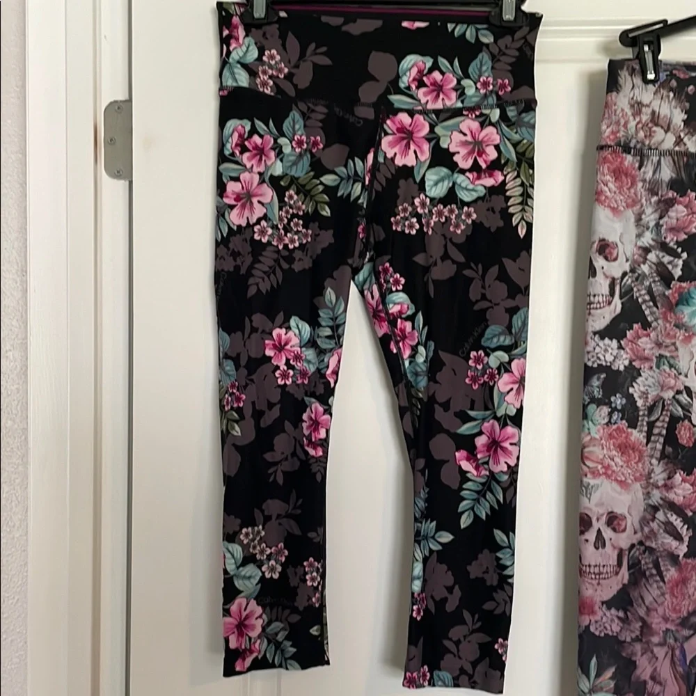 Women’s leggings size Small 2Bundle NWOT Excellent condition SO CUTE 🥰 - Picture 3 of 4